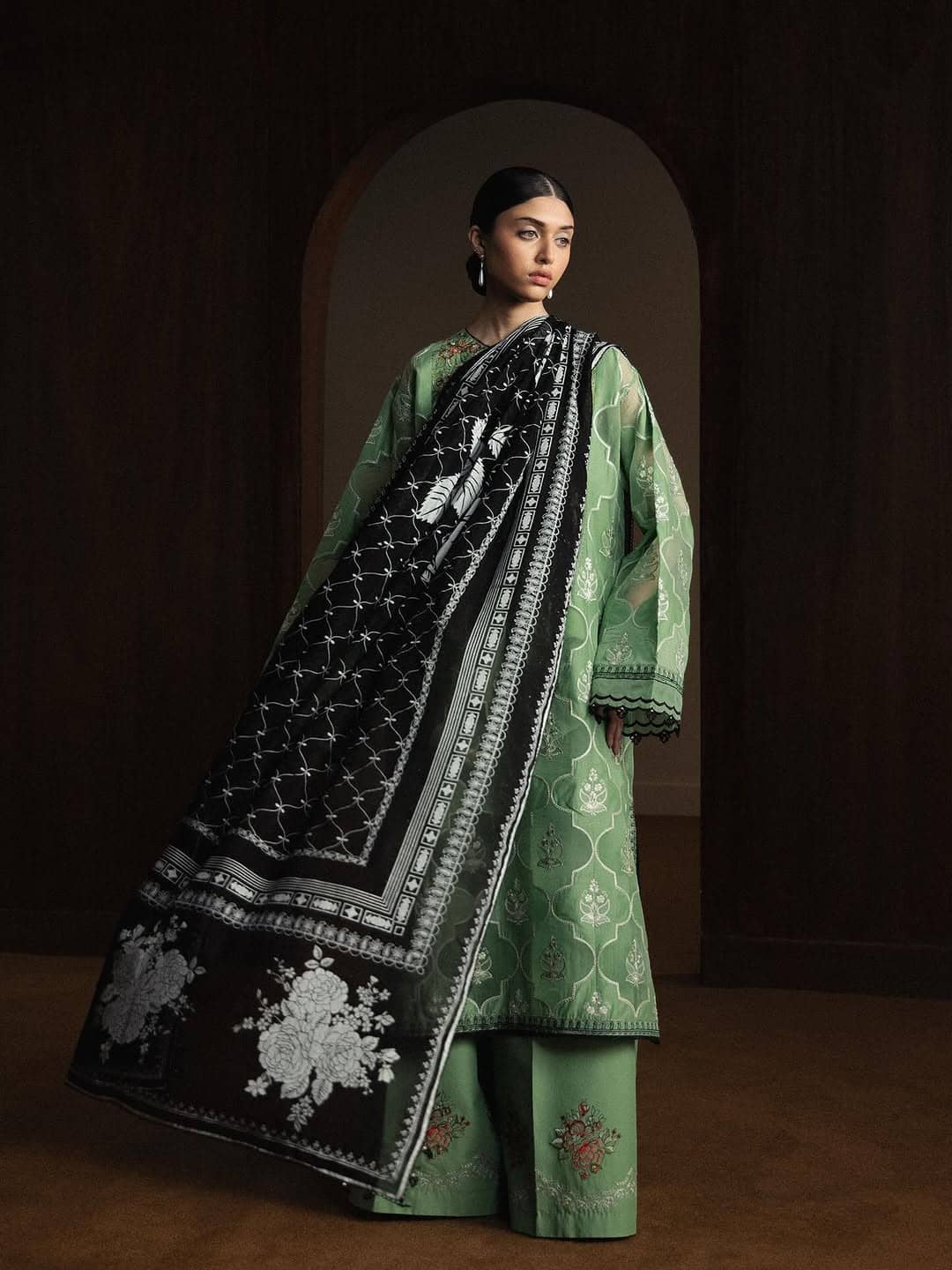 img_zara_shahjahan_lawn_awwal_boutique