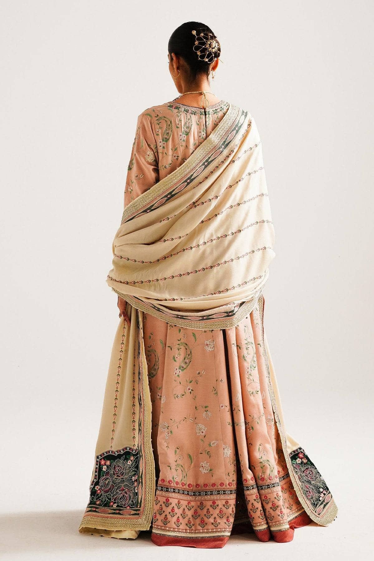 img_zara_shahjahan_winter_23_awwal_boutique