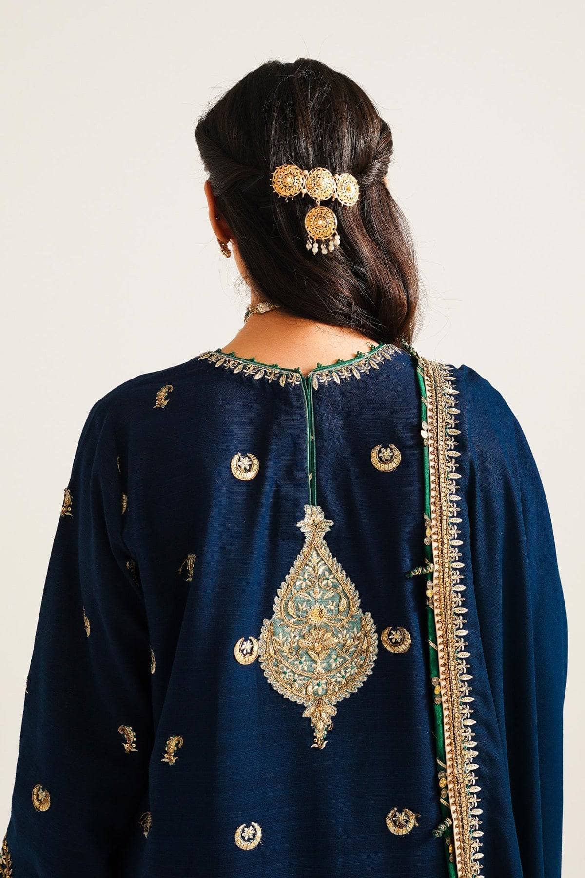 img_zara_shahjahan_winter_23_awwal_boutique