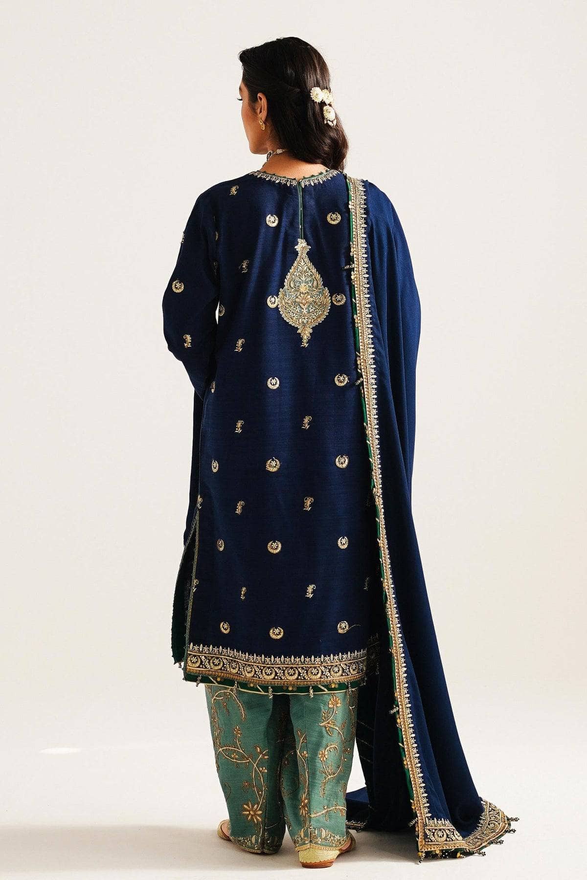 img_zara_shahjahan_winter_23_awwal_boutique