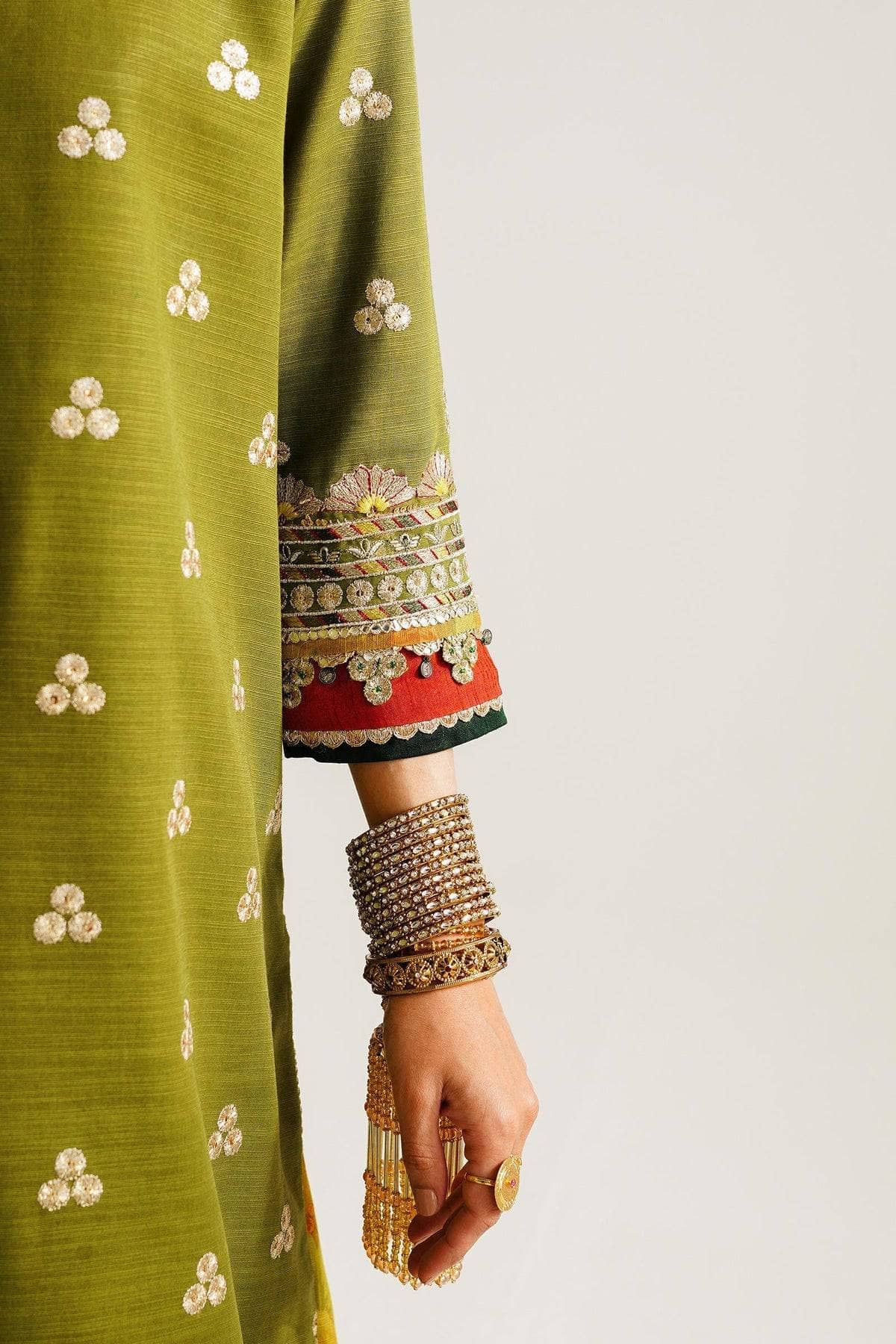 img_zara_shahjahan_winter_23_awwal_boutique
