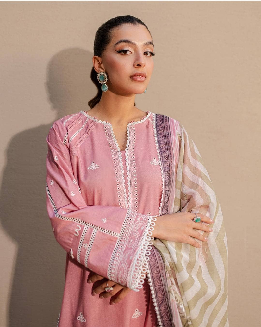 img_zellbury_chikankari_lawn_awwal_boutique