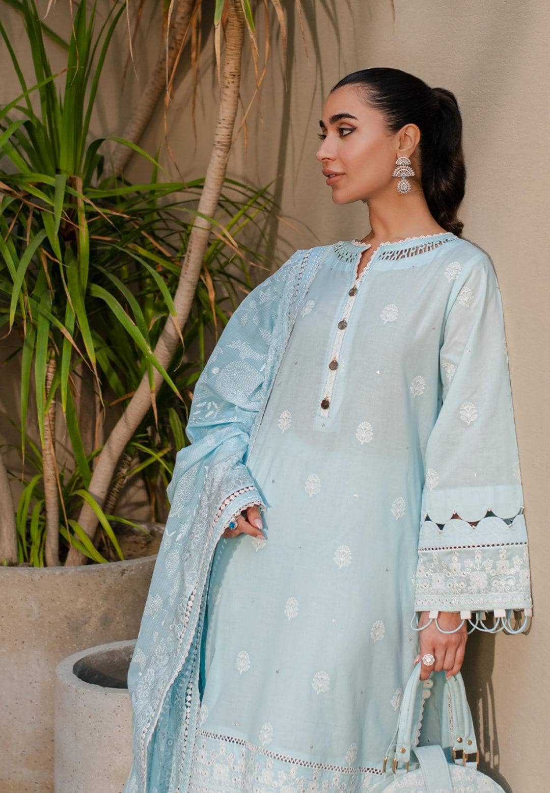img_zellbury_chikankari_lawn_awwal_boutique