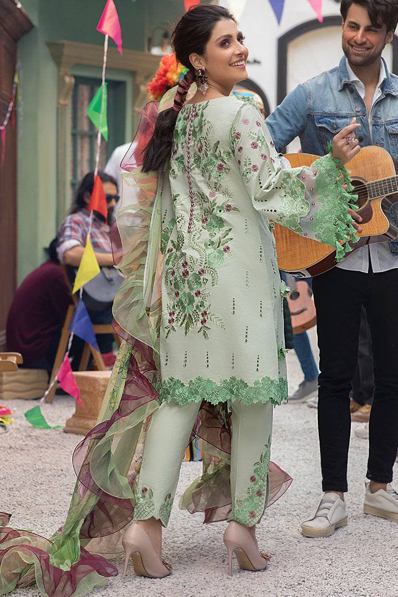 img_mushq_luxury_lawn_2021_awwal_boutique