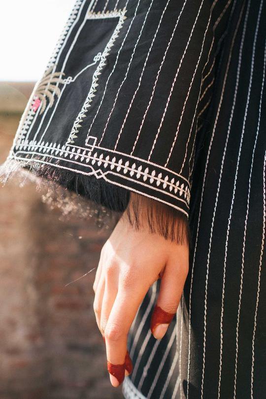 img_zara_shahjahan_lawn_garden_of_love_2020_awwal_boutique