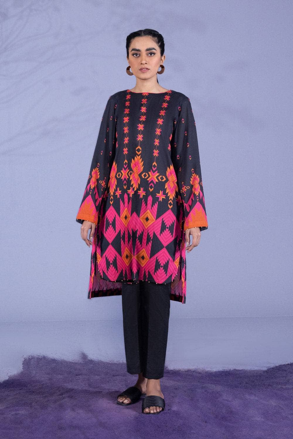 Img_sapphire_lawn_22_awwal_boutique