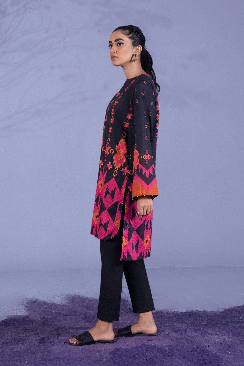 Img_sapphire_lawn_22_awwal_boutique