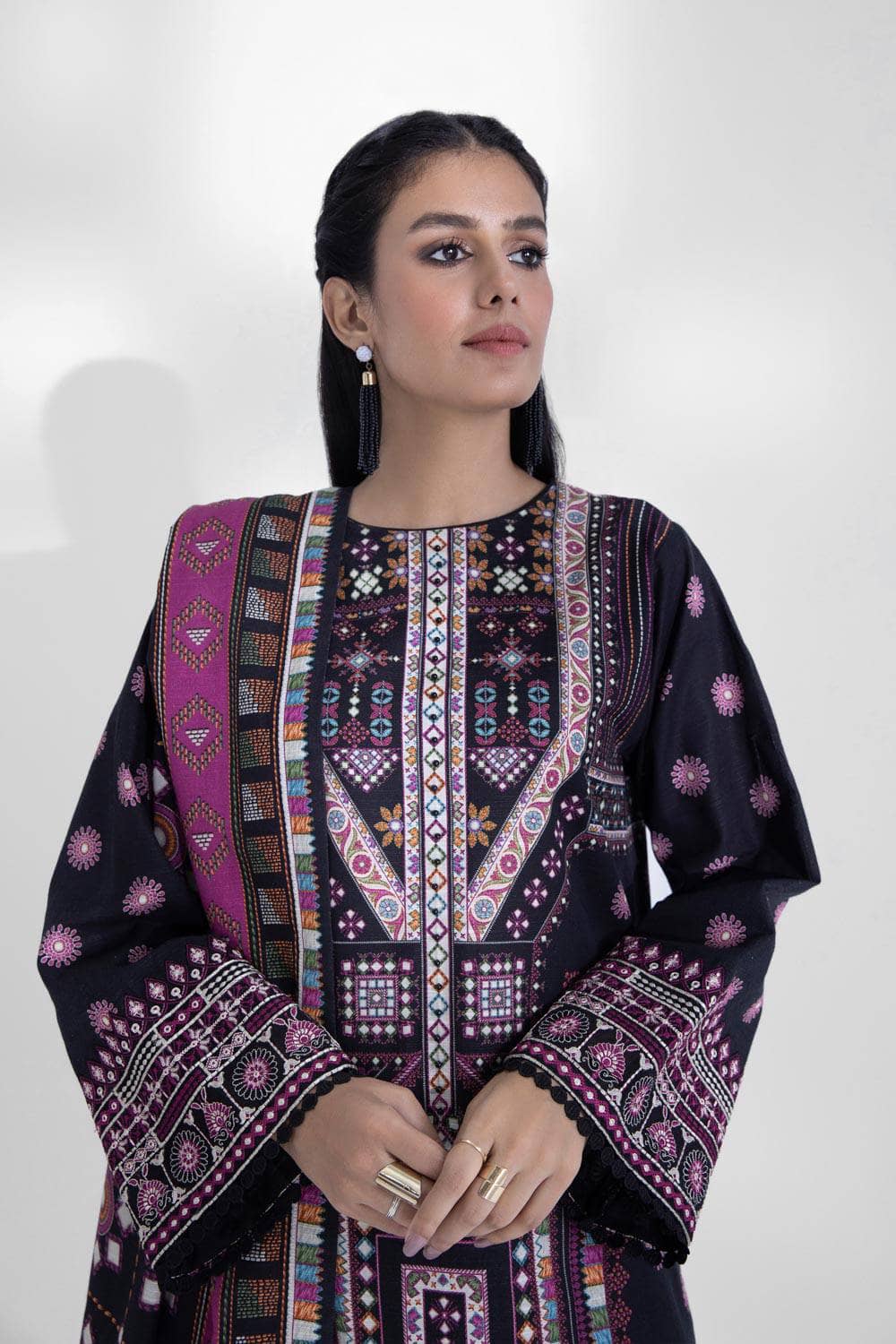 img_sapphire_winter_2022_awwal_boutique