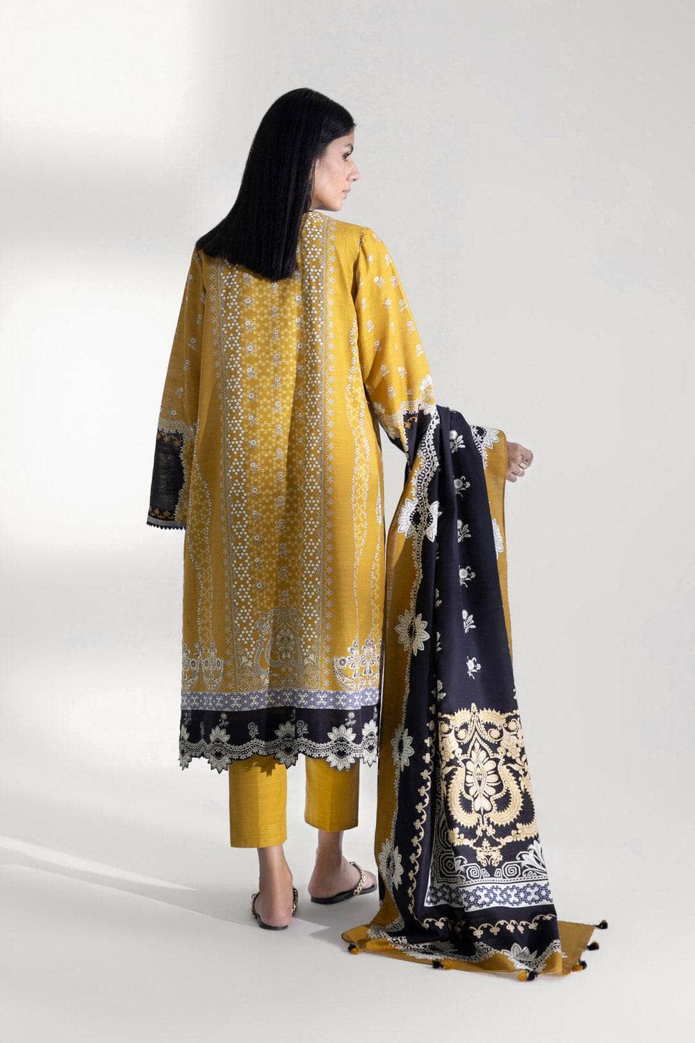 img_sapphire_winter_2022_awwal_boutique