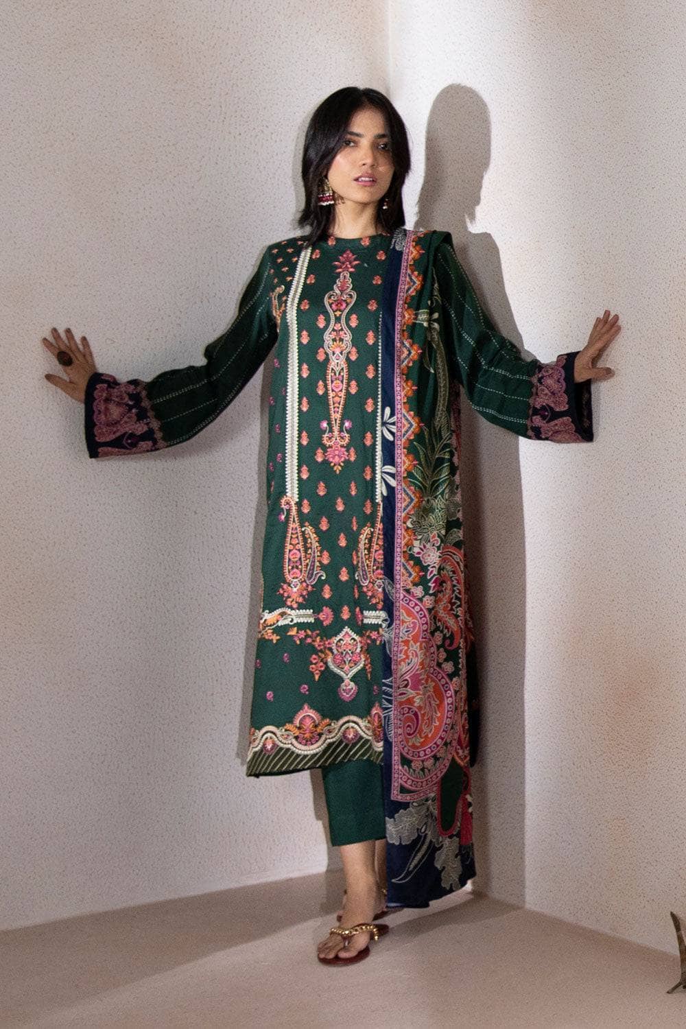 img_sapphire_winter_2022_awwal_boutique