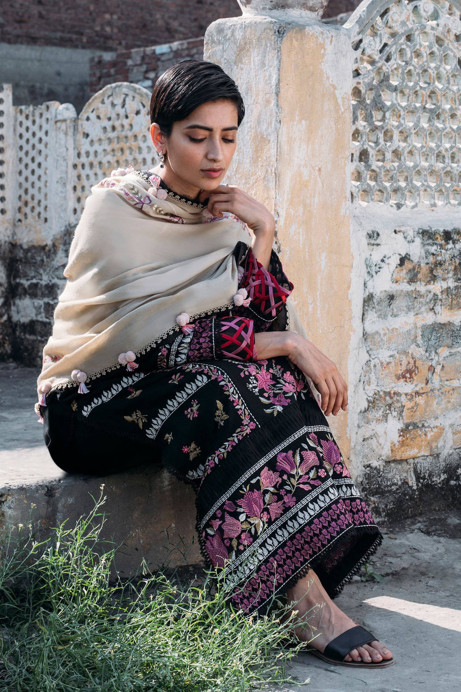 img_zaha_humrahi_winter_collection_awwal_boutique