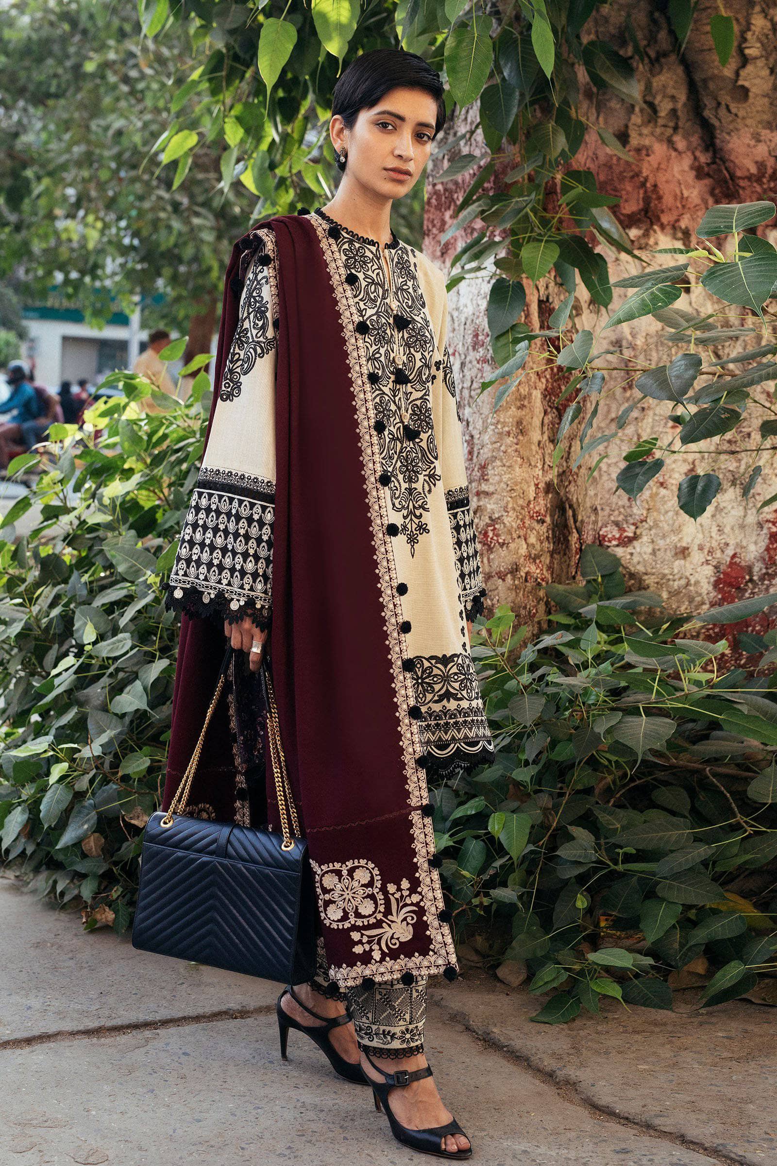 img_zaha_humrahi_winter_collection_awwal_boutique