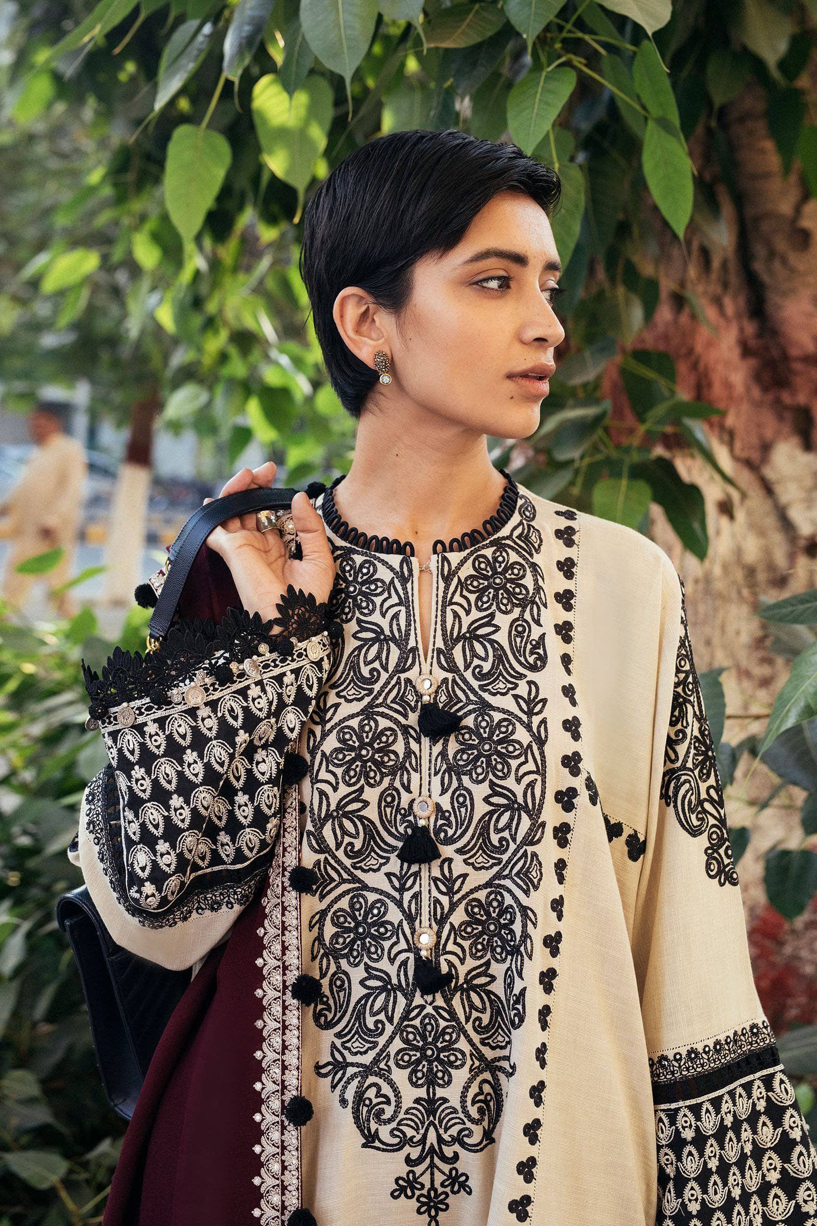 img_zaha_humrahi_winter_collection_awwal_boutique