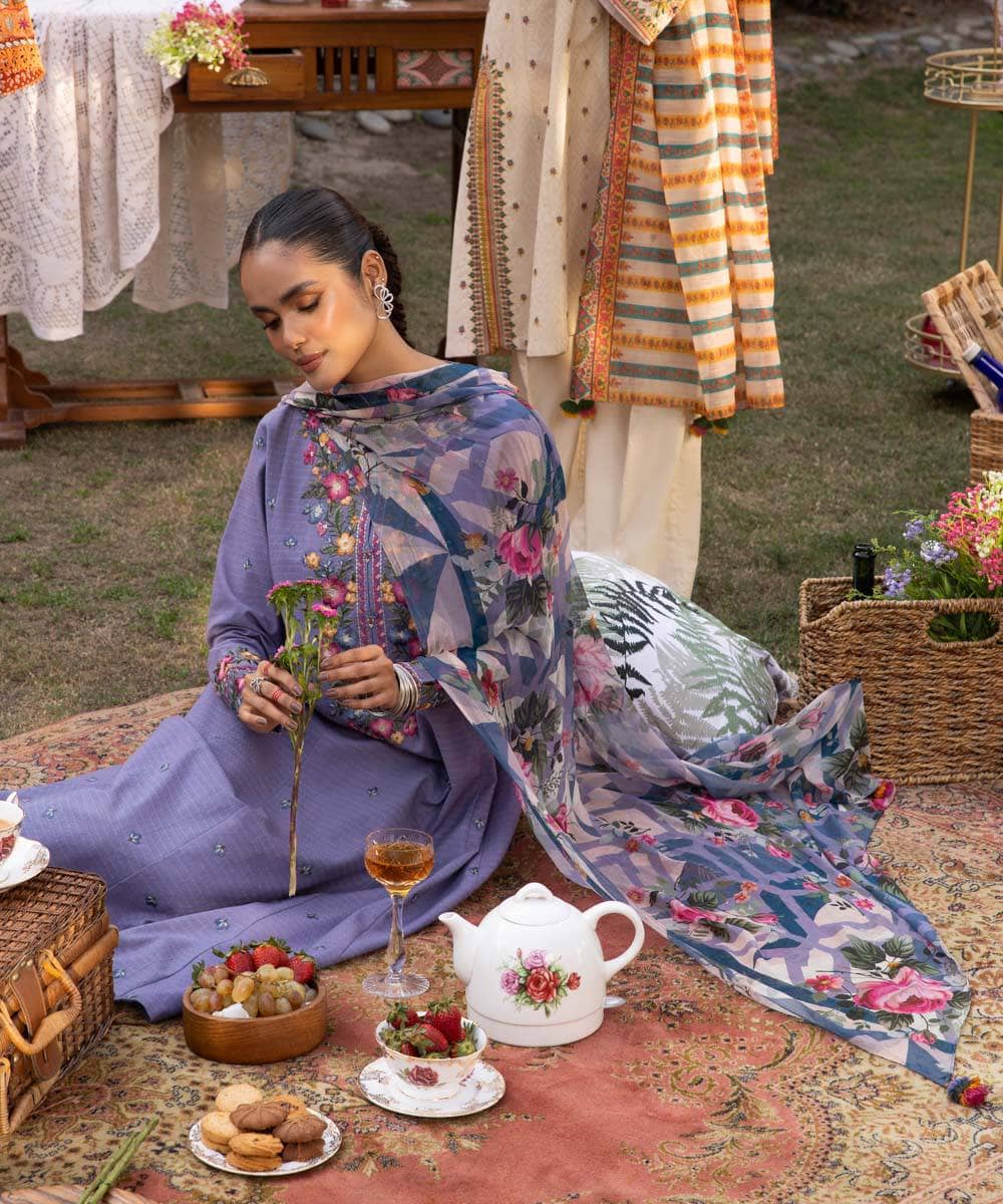 Img_sapphire_lawn_23_awwal_boutique