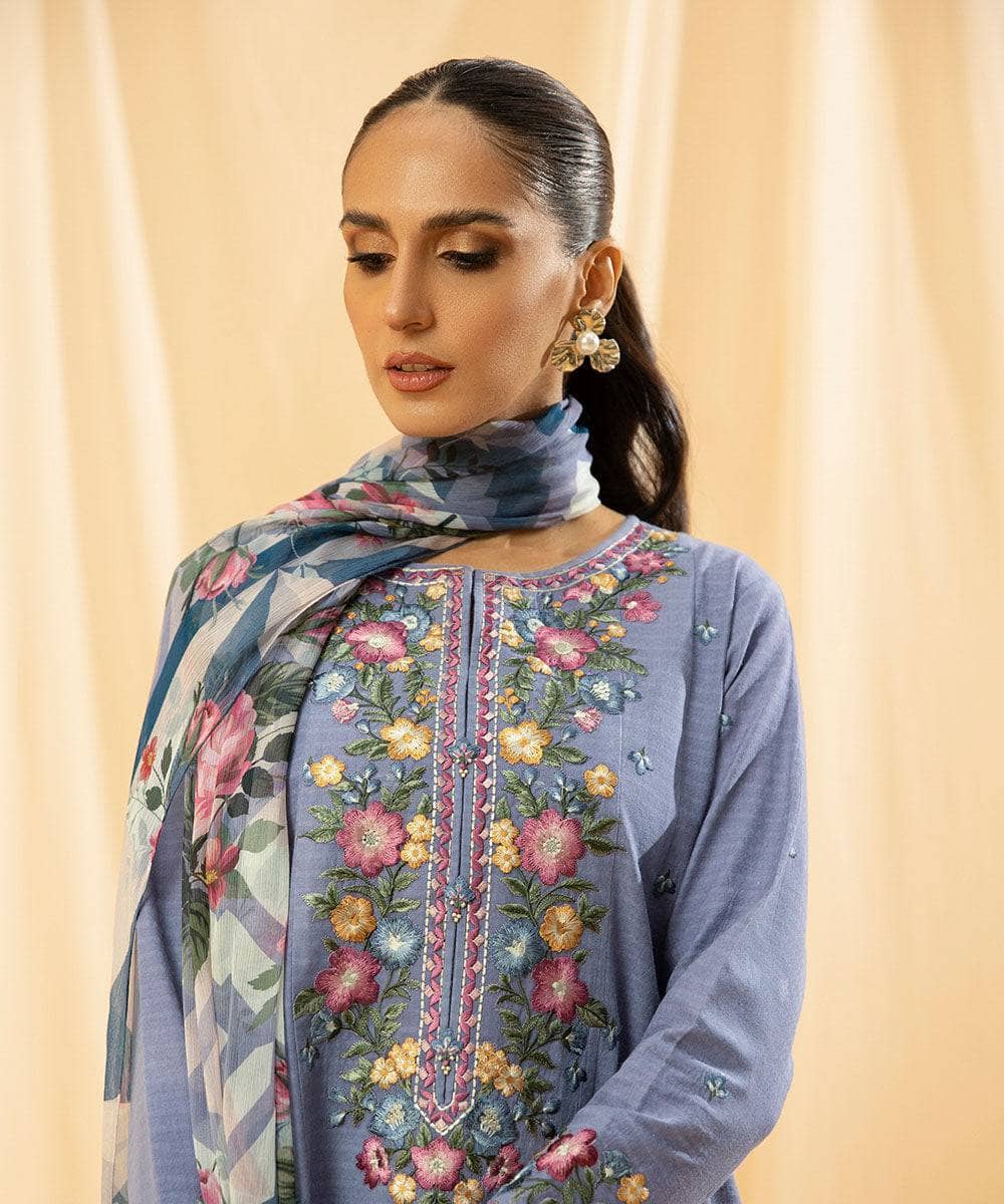 Img_sapphire_lawn_23_awwal_boutique