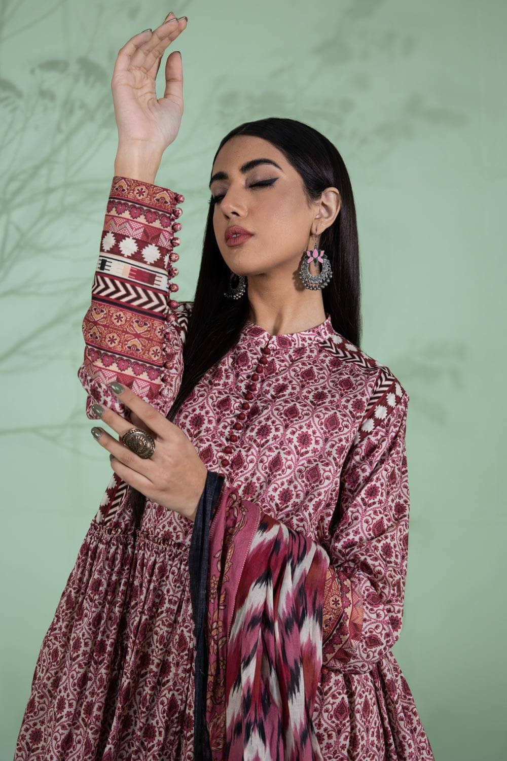 Img_sapphire_lawn_22_awwal_boutique