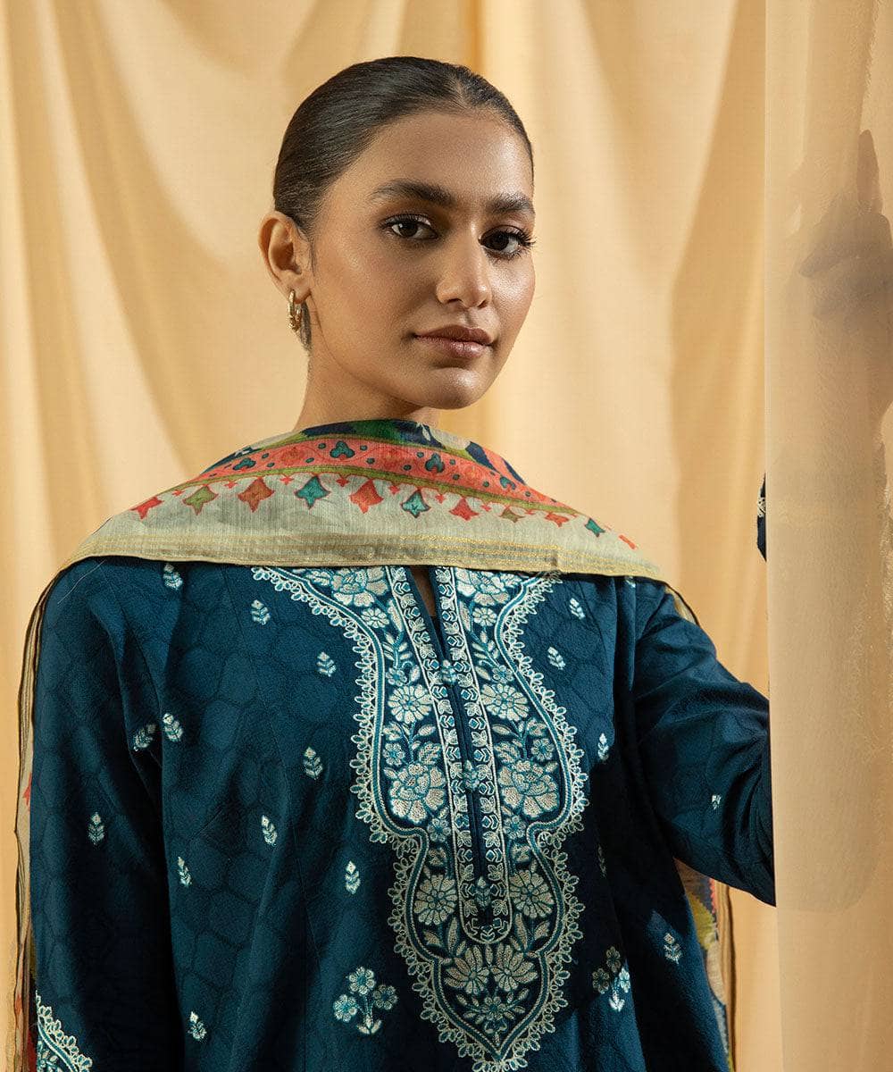 Img_sapphire_lawn_23_awwal_boutique