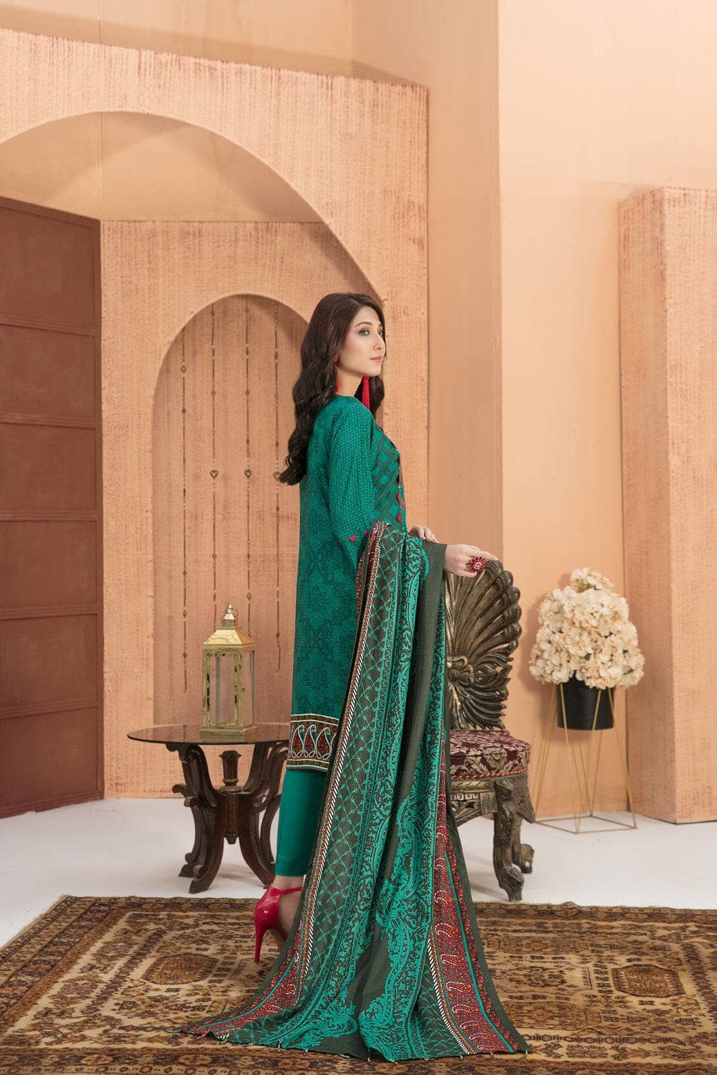 img_amna_sohail_moira_linen_awwal_boutique