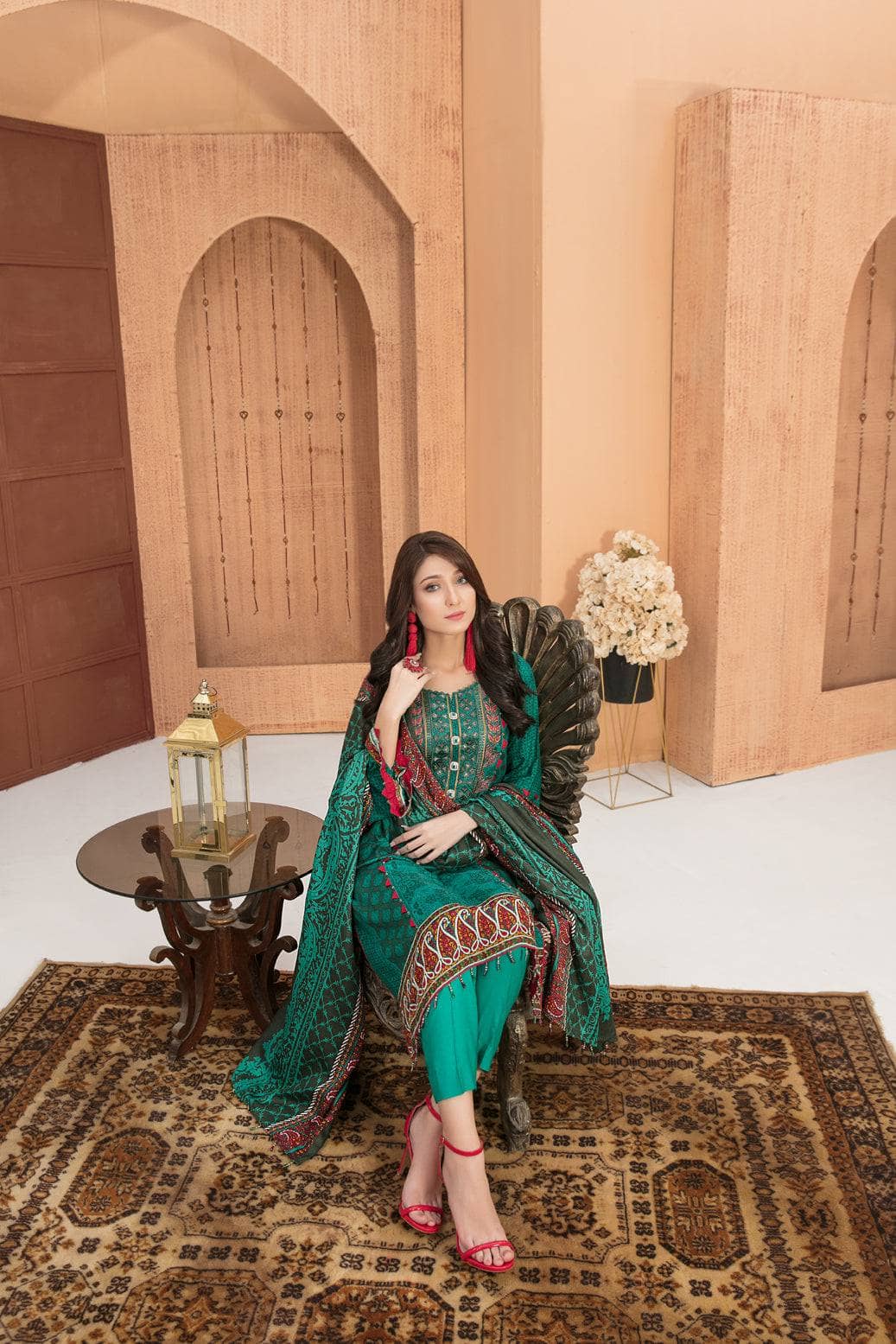 img_amna_sohail_moira_linen_awwal_boutique