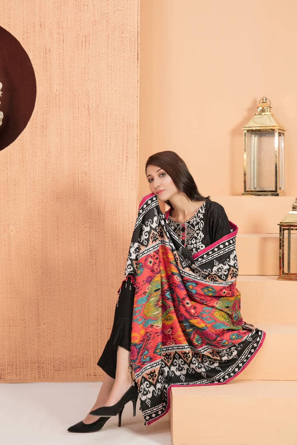 img_amna_sohail_moira_linen_awwal_boutique