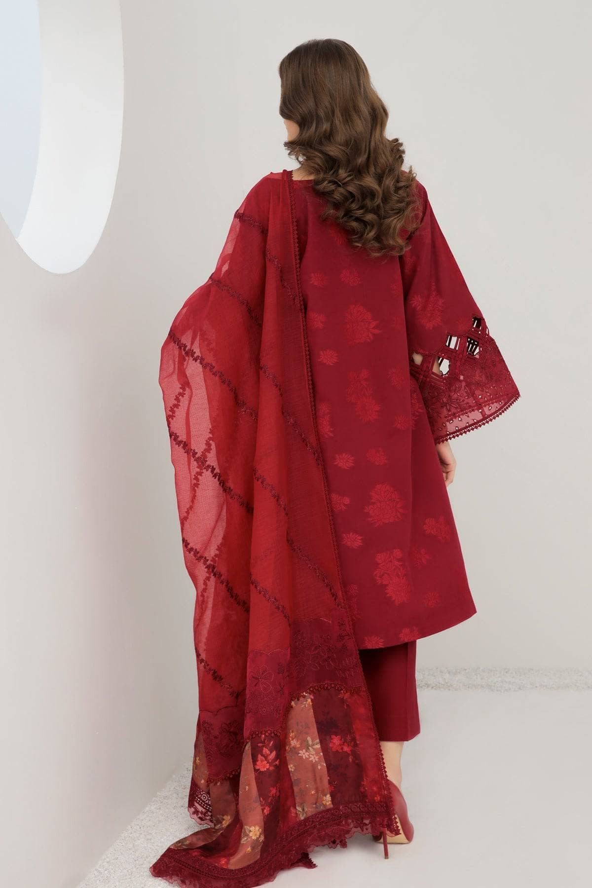 img_baroque_exclsuive_unstitched_lawn_23_awwal_boutique