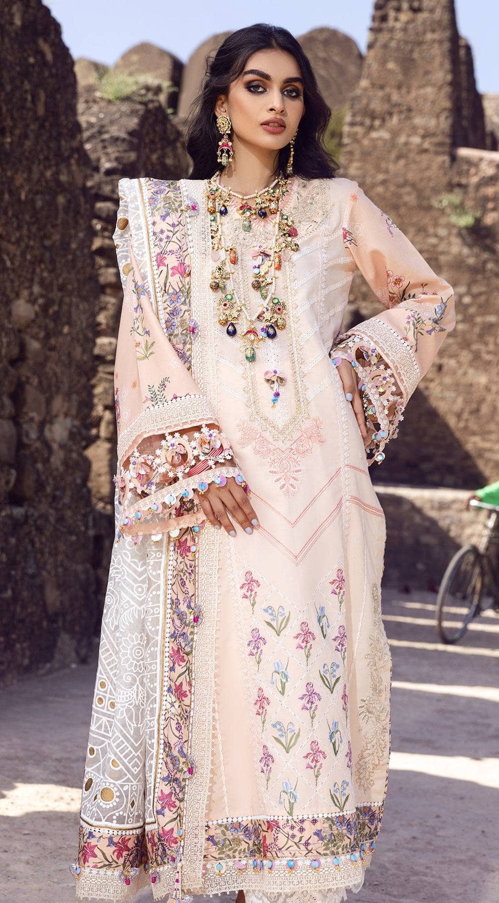 img_anaya_viva_lawn_22_awwal_boutique