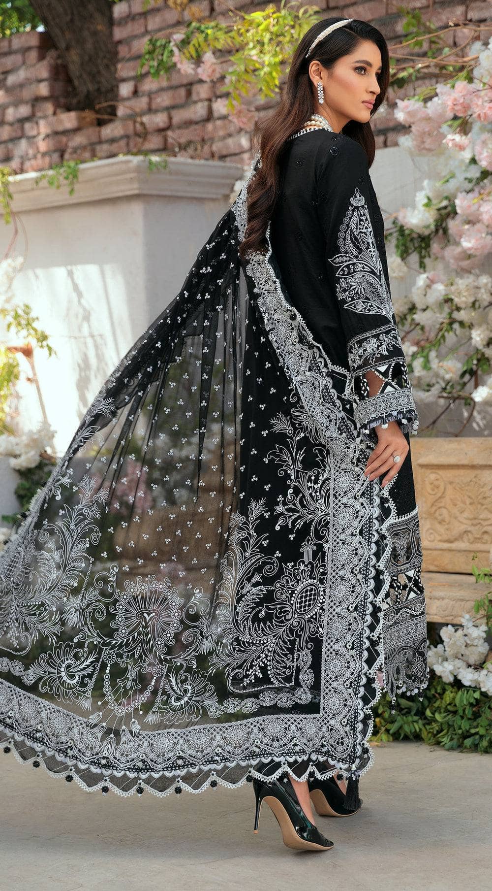 img_anaya_chikankari_lawn_awwal_boutique