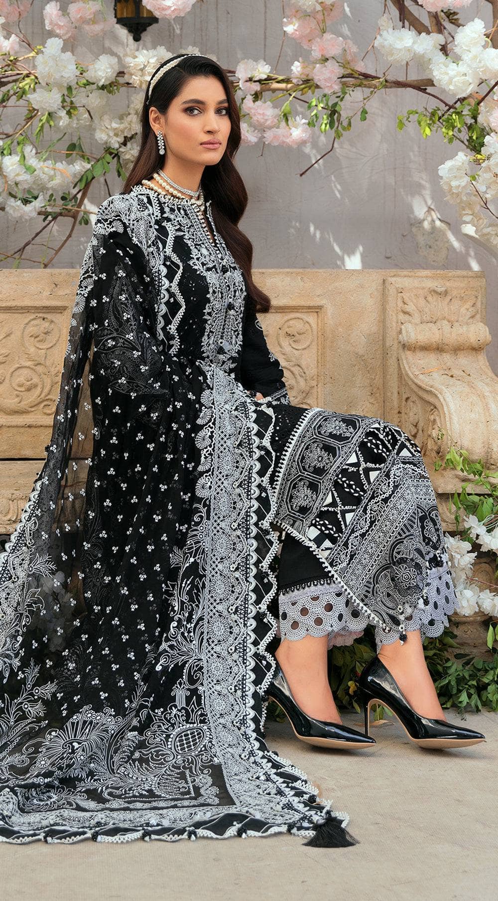 img_anaya_chikankari_lawn_awwal_boutique