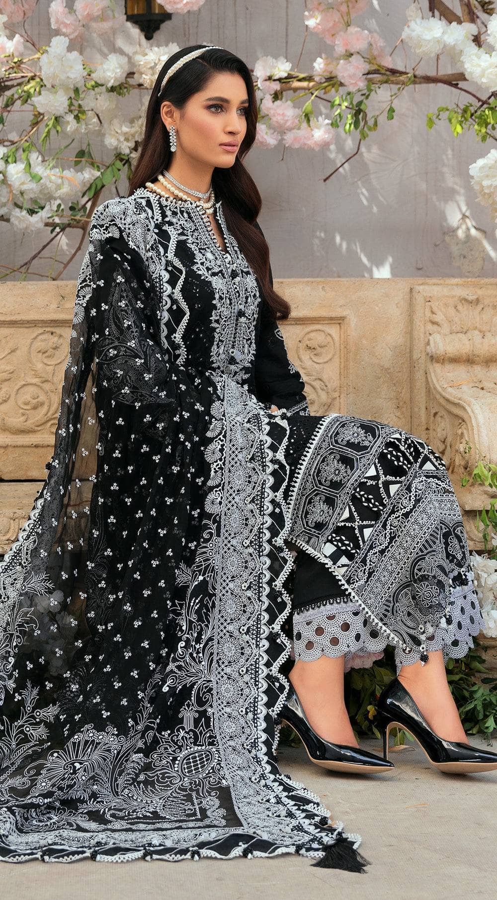 img_anaya_chikankari_lawn_awwal_boutique