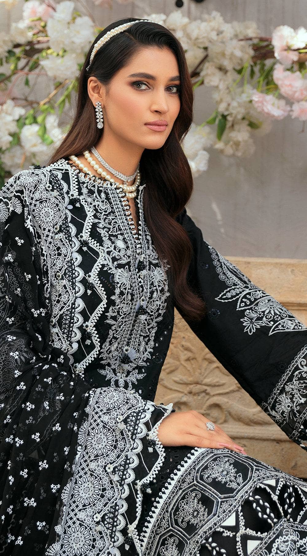 img_anaya_chikankari_lawn_awwal_boutique