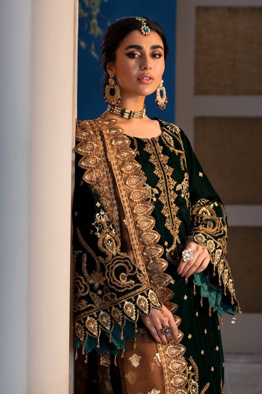 img_emaan_adeel_velvet_awwal_boutique