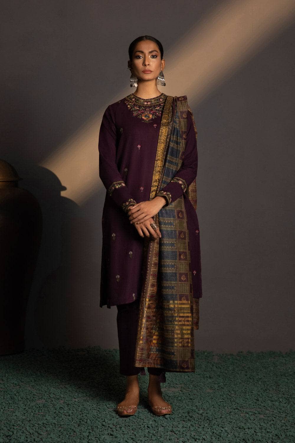 img_sapphire_winter_2022_awwal_boutique