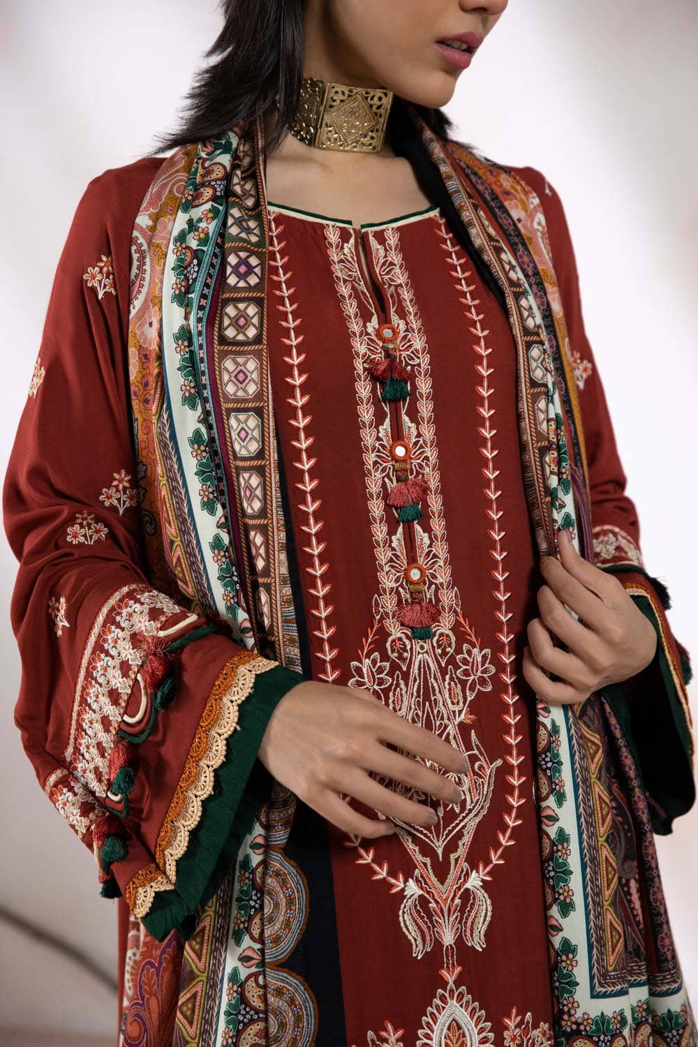 Img_sapphire_winter_2022_awwal_boutique