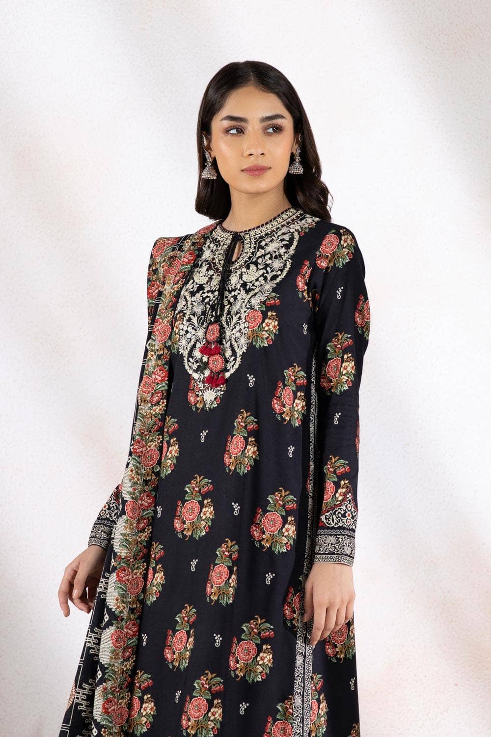 Img_sapphire_winter_2022_awwal_boutique