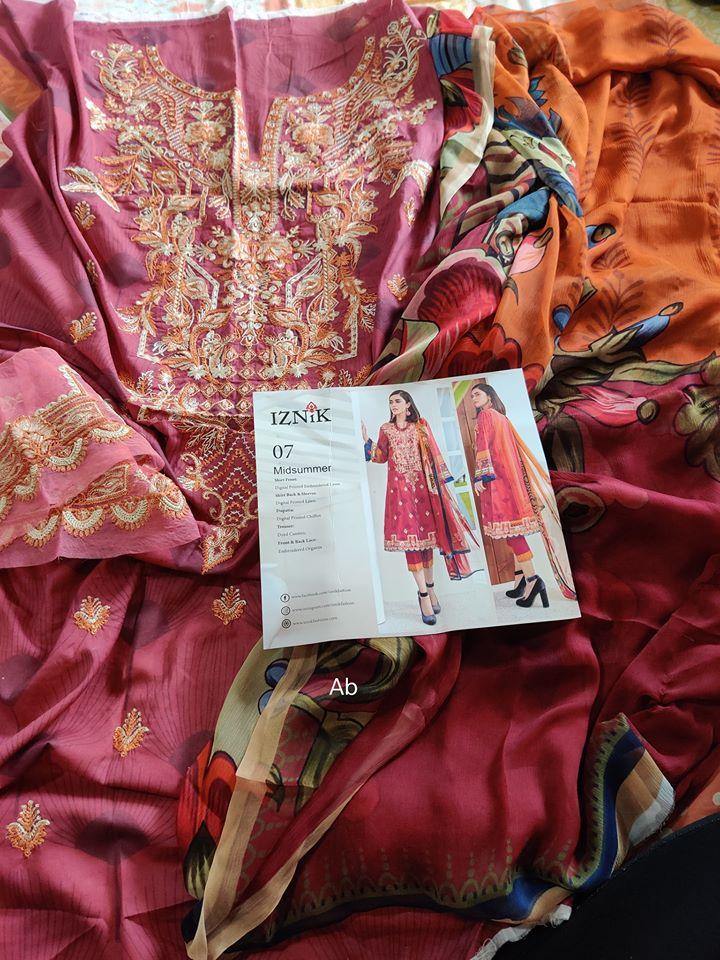 img_iznik_chinon_lawn_collection_awwal_boutique