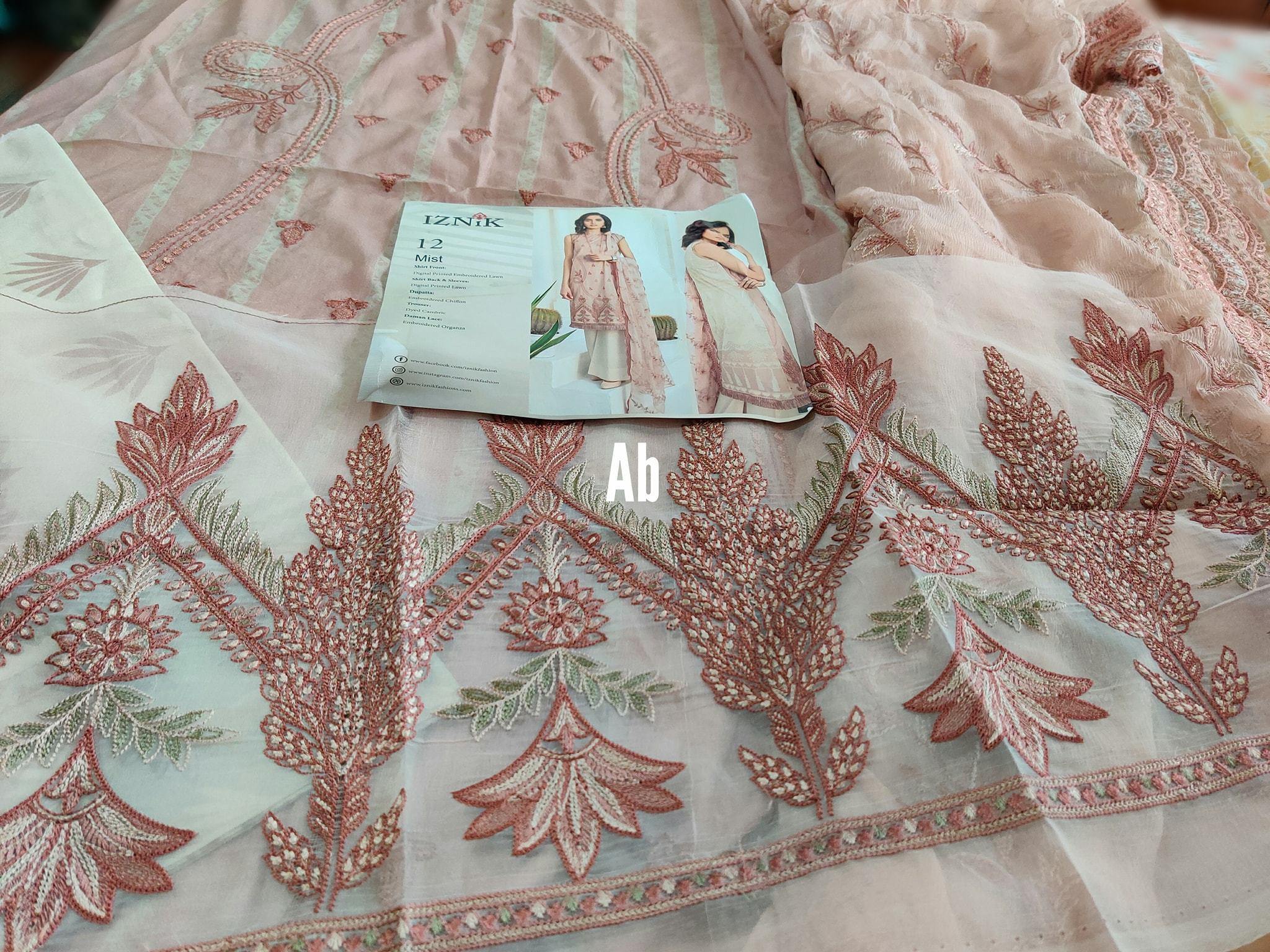 img_iznik_chinon_lawn_collection_awwal_boutique