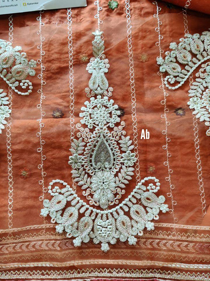 img_open_pics_qalamkar_lawn_awwal_boutique