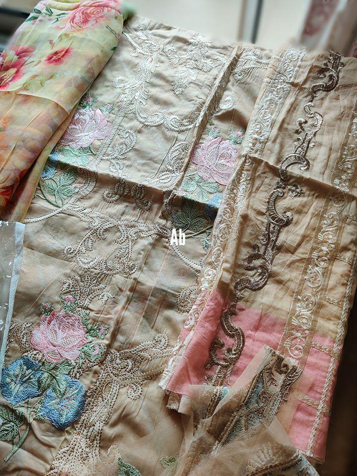 img_open_pics_rouche_lawn_awwal_boutique