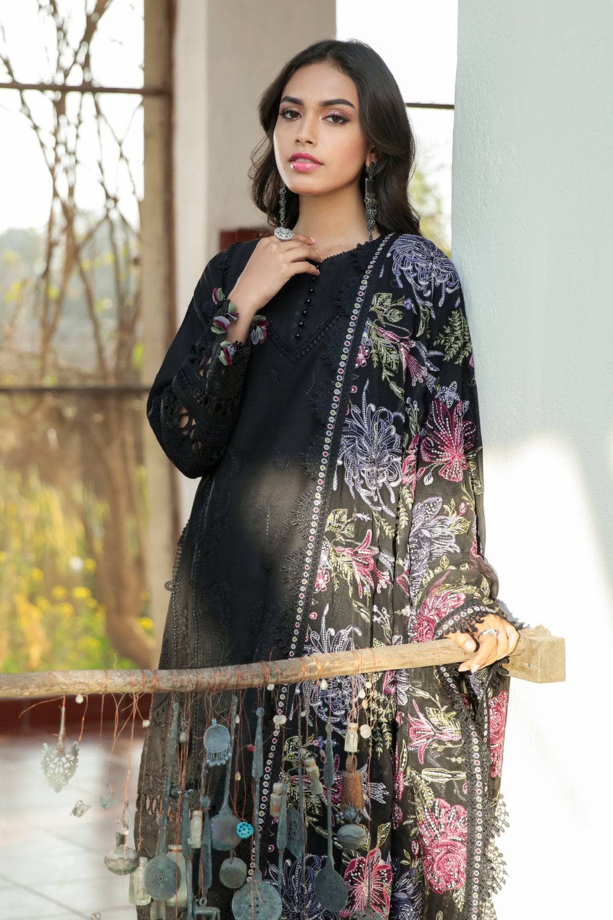 img_baroque_swiss_voil_22_awwal_boutique