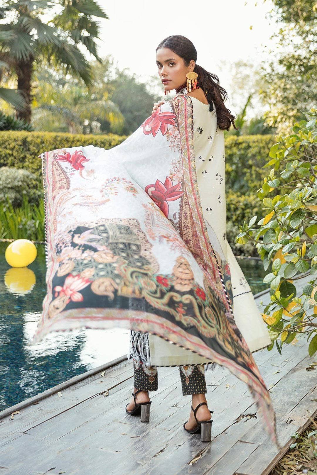 img_so_kamal_luxury_lawn_2021_awwal_boutique