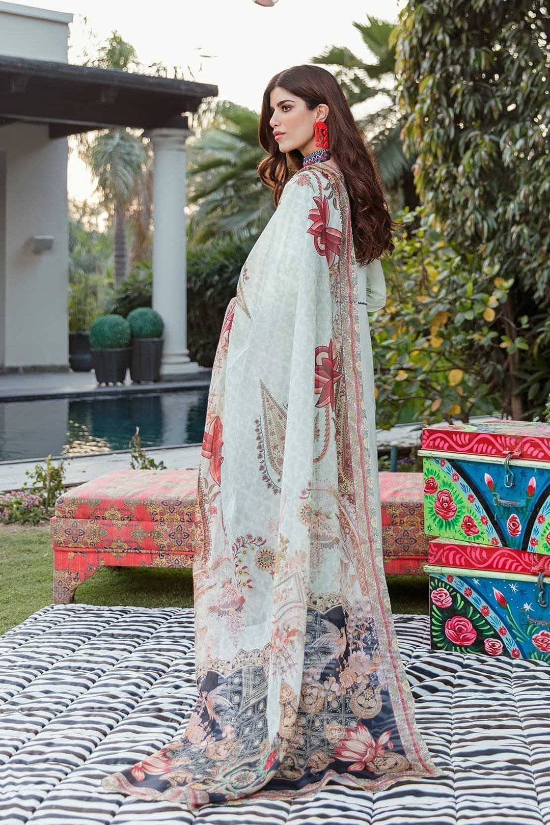 img_so_kamal_luxury_lawn_2021_awwal_boutique