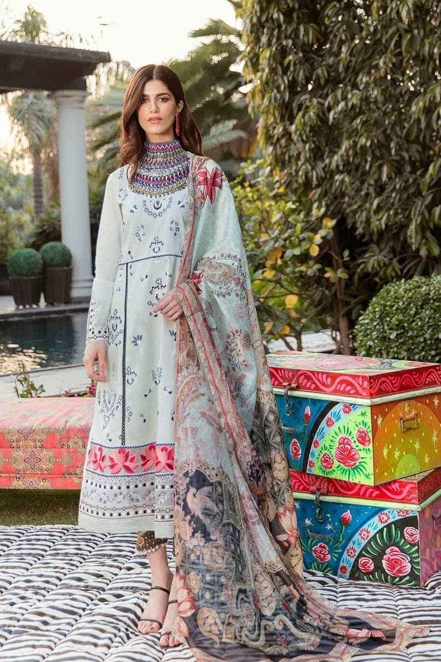 img_so_kamal_luxury_lawn_2021_awwal_boutique