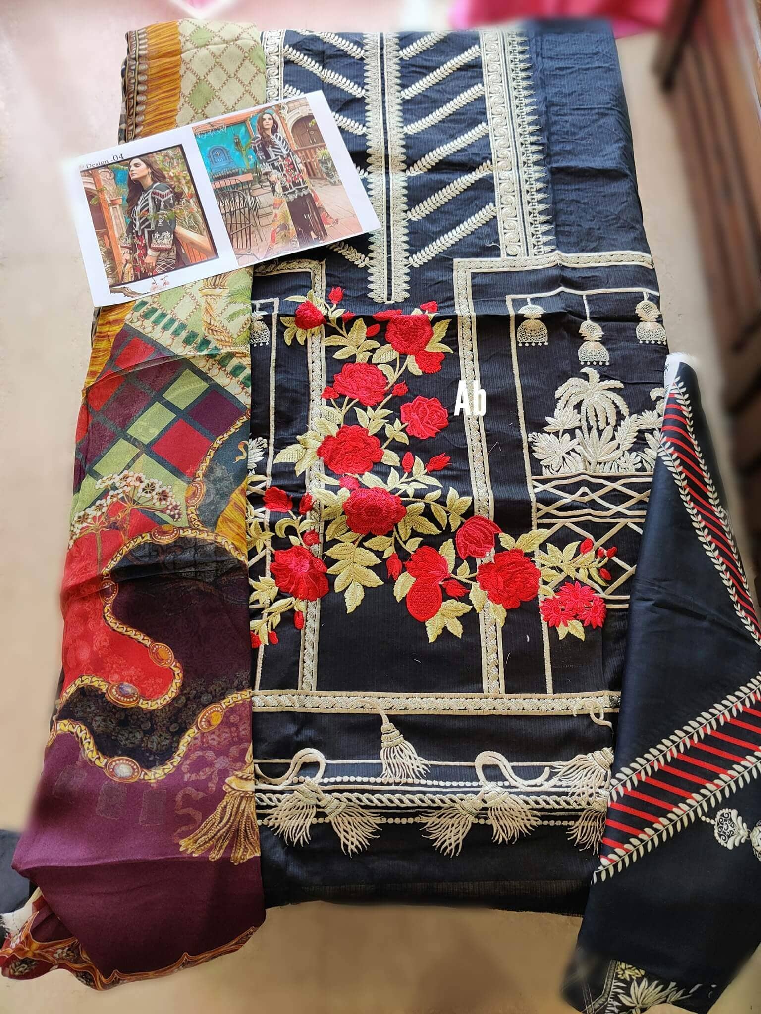 img_open_pics_raabi_luxury_lawn_awwal_boutique