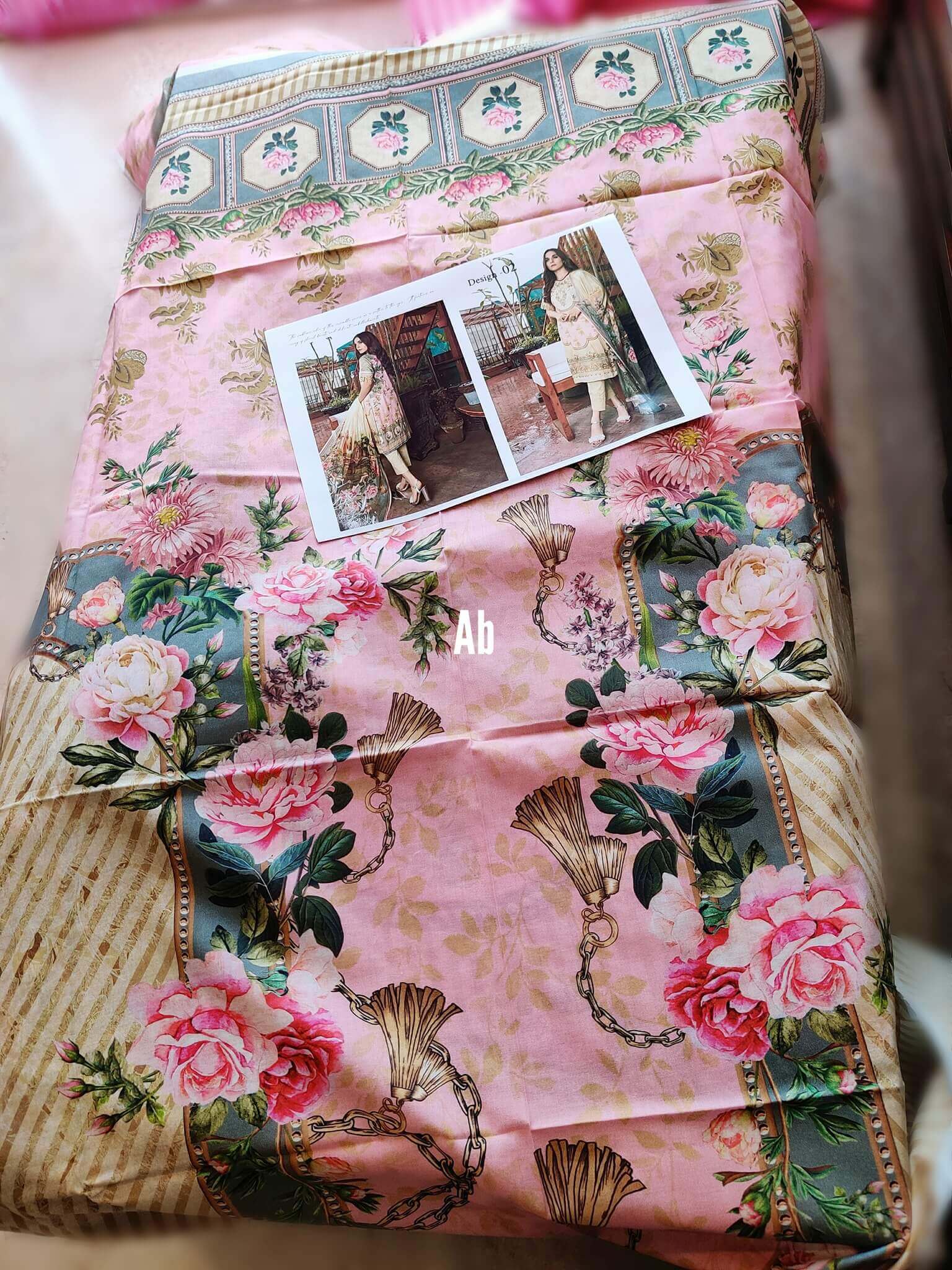 img_open_pics_raabi_luxury_lawn_awwal_boutique