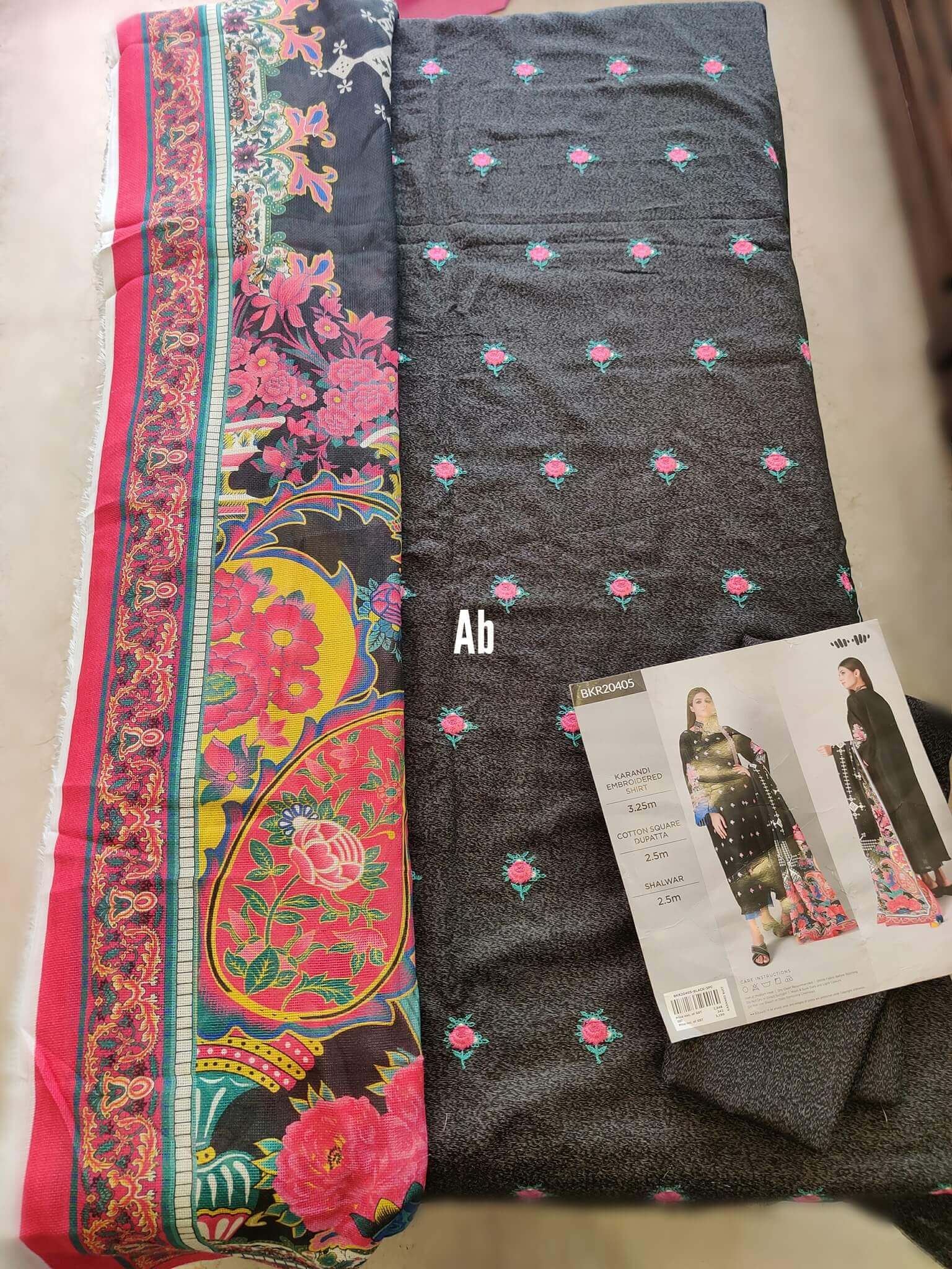 img_open pics_khaadi_awwal_boutique