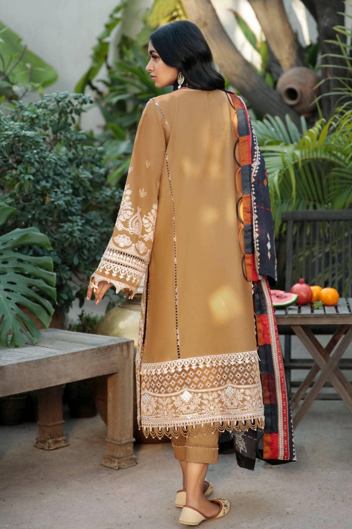 img_baroque_swiss_voil_22_awwal_boutique