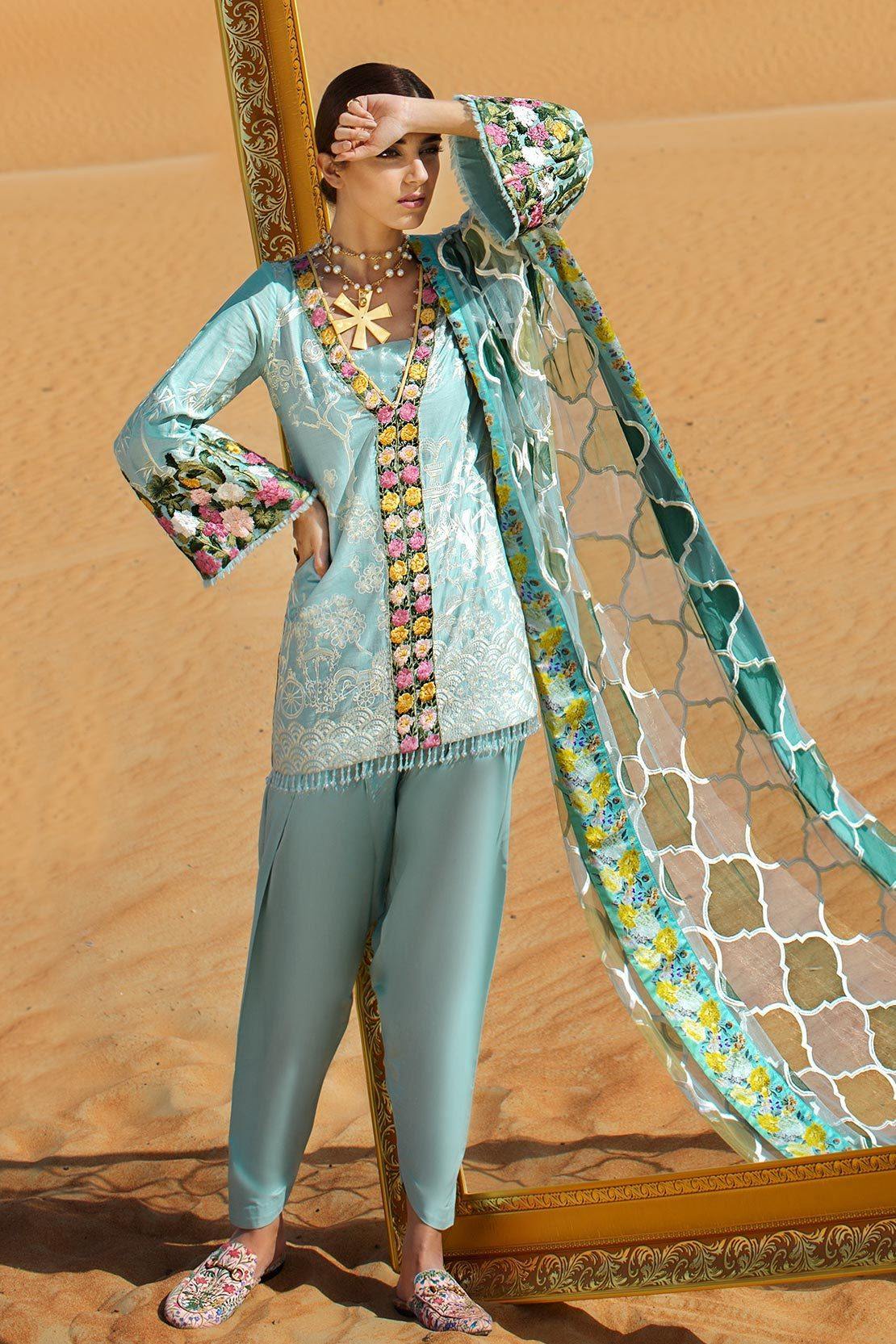 img_crimson_luxe_lawn_awwal_boutique