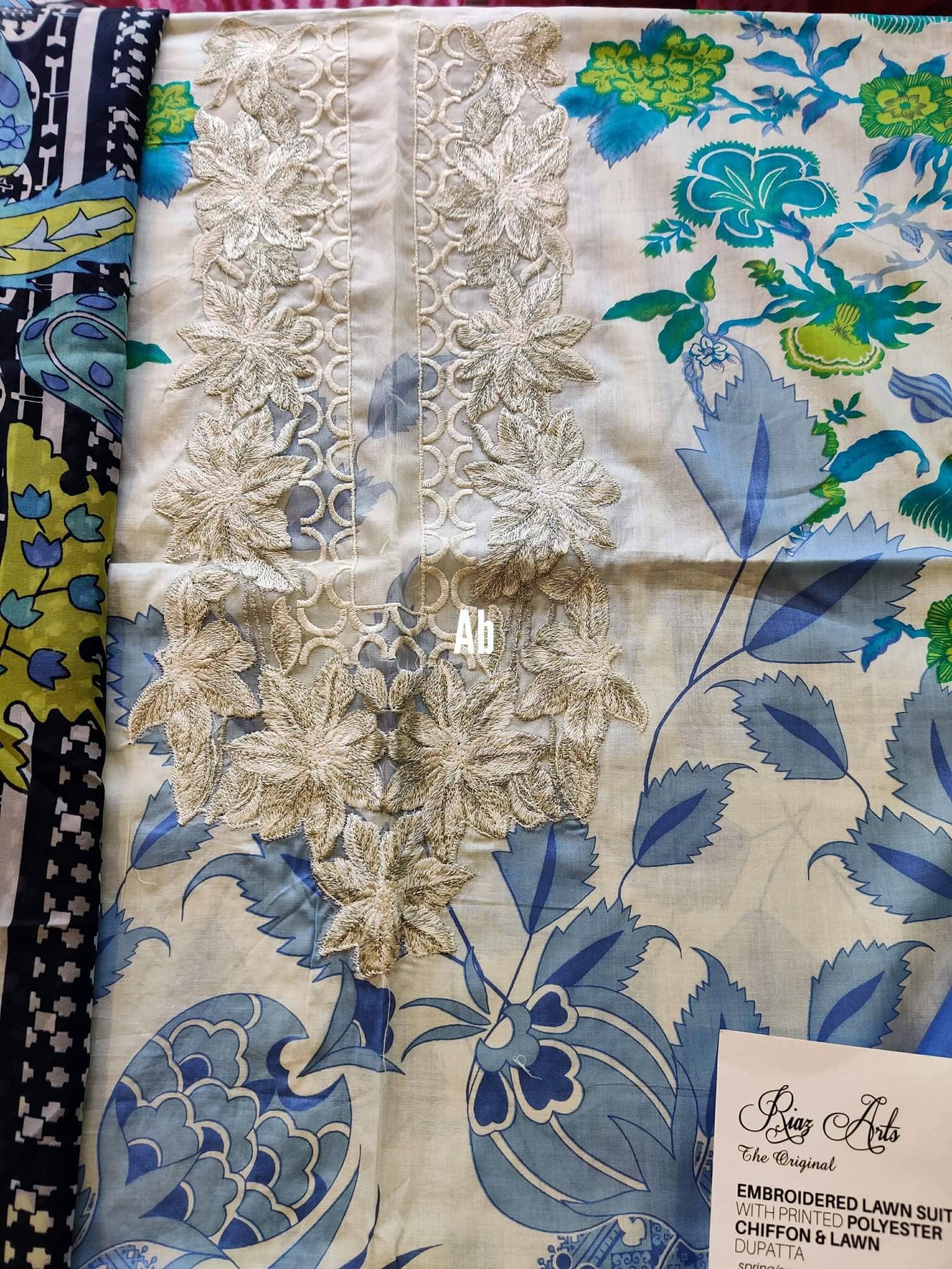 img_open_pics_charizma_yellow_series_lawn_awwal_boutique