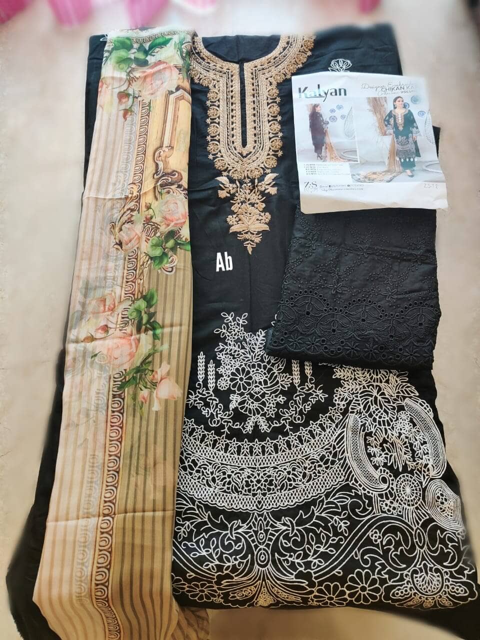 img_open_pics_kalyan_lawn_awwal_boutique