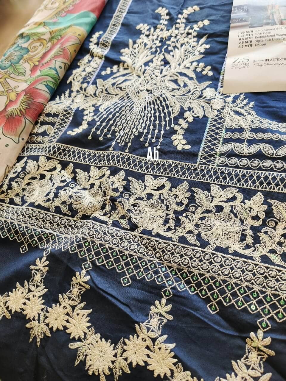 img_open_pics_kalyan_lawn_awwal_boutique